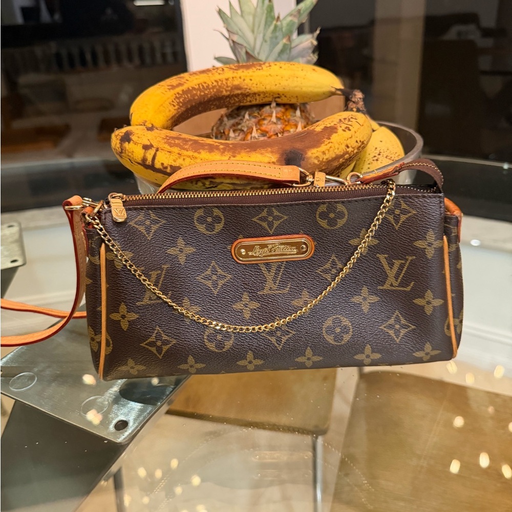 Louis Vuitton Monogram Crossbody Bag with Tan Strap - Picture 3 of 5